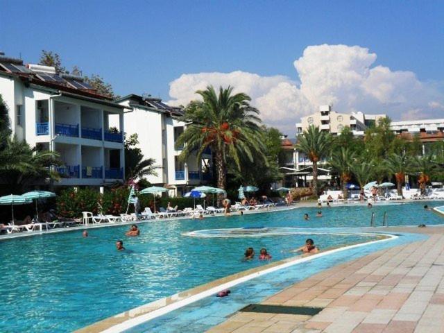 Mcs Oasis Beach Club Konaklı Dış mekan fotoğraf